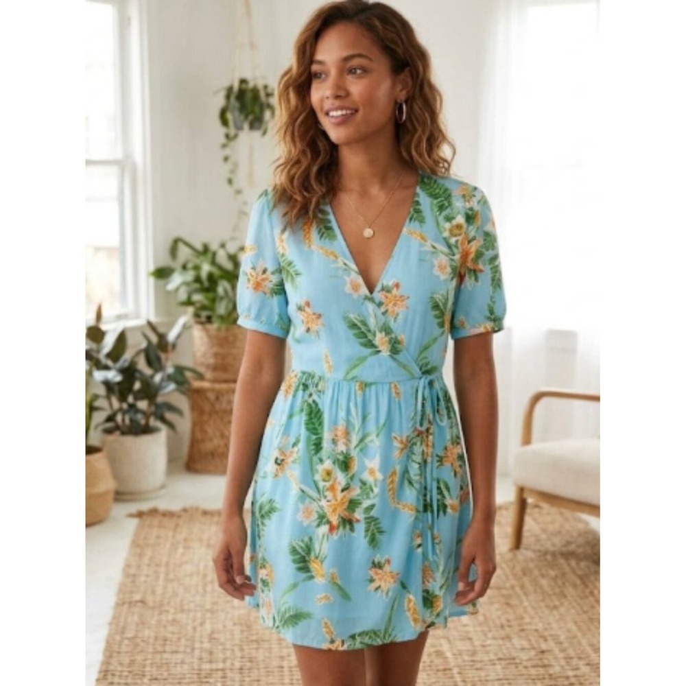 Lucky Brand  V Neck Wrap Dress Women's Vacation Hawaiian Themed Flowery Small